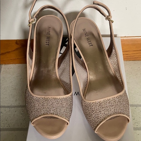 Nine West Nude Pumps - Picture 6 of 7